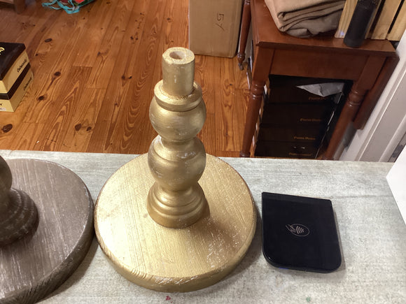 Gold wood base for toppers